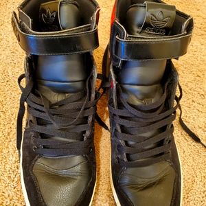 Mens size 11 Adidas sneakers